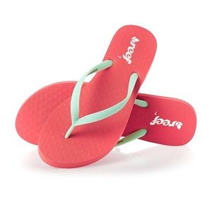 reef flip flops: coral and teal